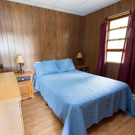 The Pines Cottage Resort Oxtongue Lake المظهر الخارجي الصورة