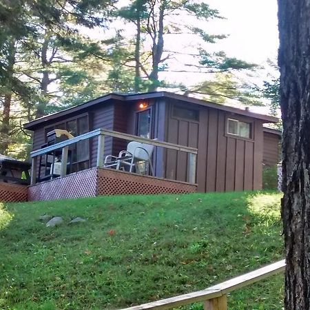 The Pines Cottage Resort Oxtongue Lake الغرفة الصورة