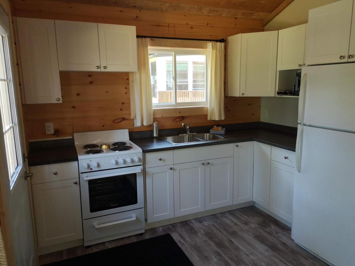 The Pines Cottage Resort Oxtongue Lake المظهر الخارجي الصورة