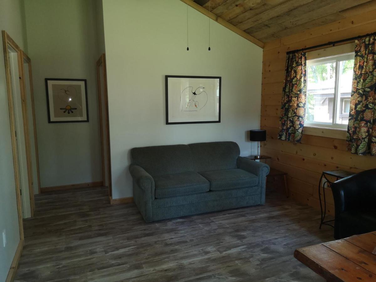 The Pines Cottage Resort Oxtongue Lake المظهر الخارجي الصورة