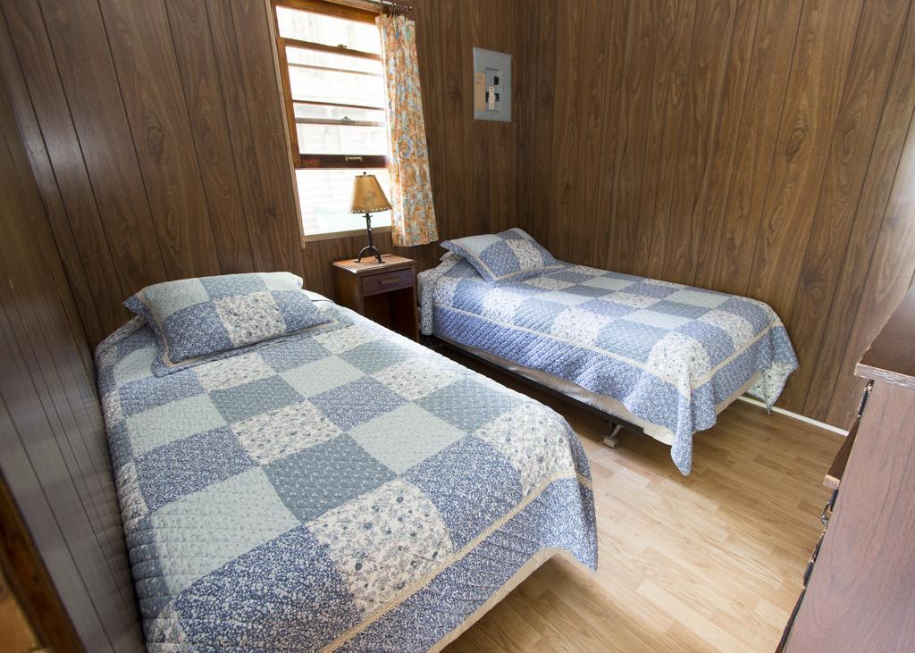 The Pines Cottage Resort Oxtongue Lake المظهر الخارجي الصورة