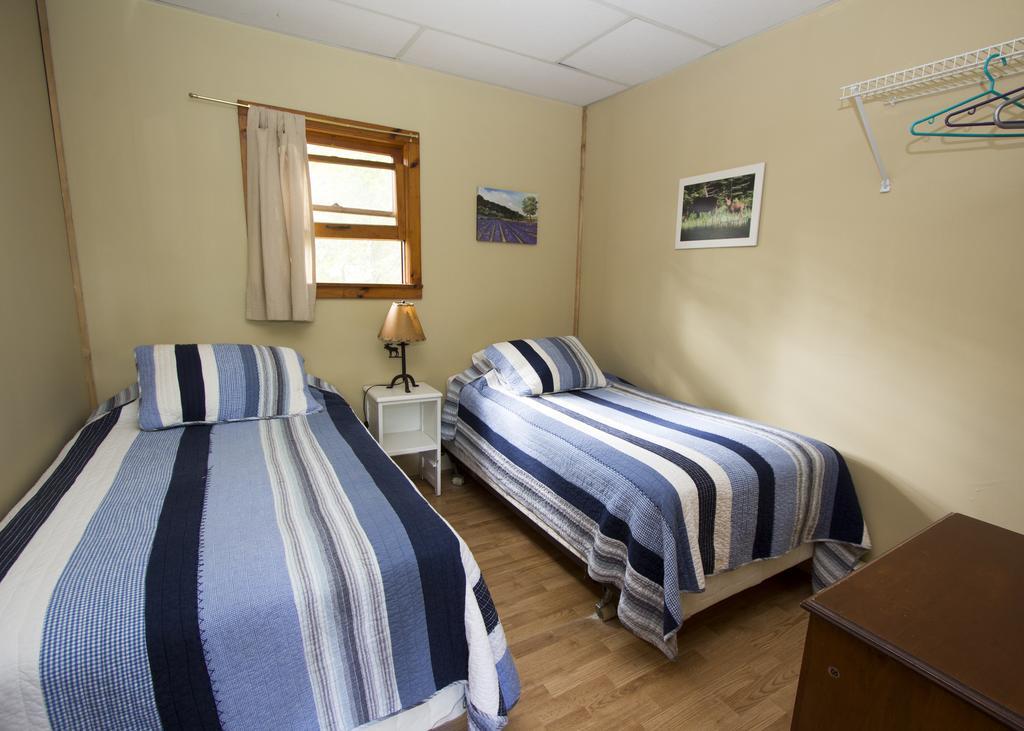 The Pines Cottage Resort Oxtongue Lake المظهر الخارجي الصورة
