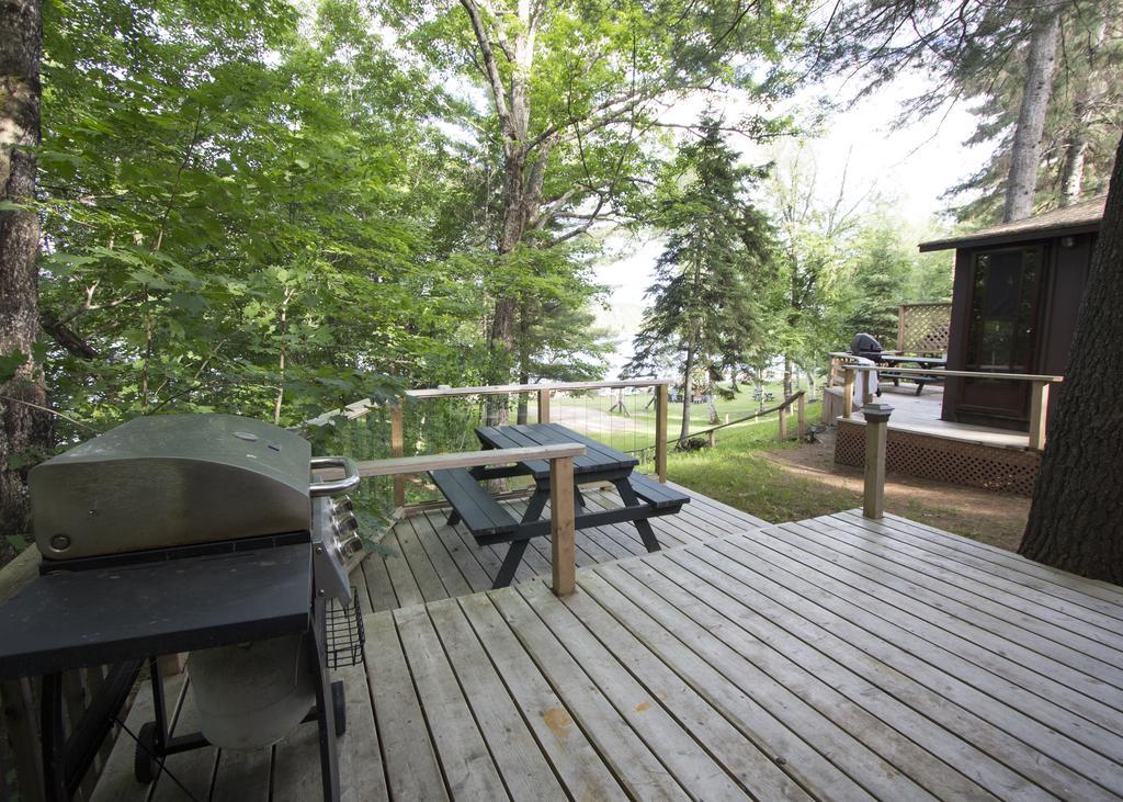 The Pines Cottage Resort Oxtongue Lake المظهر الخارجي الصورة
