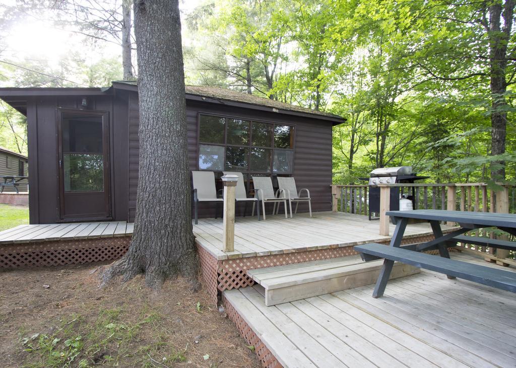 The Pines Cottage Resort Oxtongue Lake المظهر الخارجي الصورة