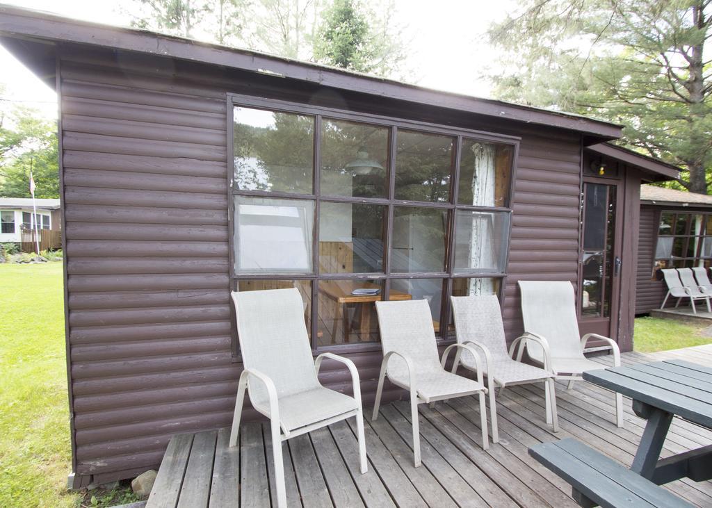 The Pines Cottage Resort Oxtongue Lake المظهر الخارجي الصورة
