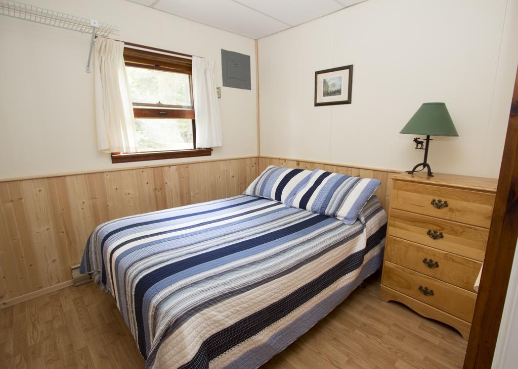 The Pines Cottage Resort Oxtongue Lake المظهر الخارجي الصورة